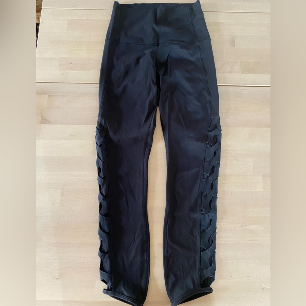 Black Lululemon leggings